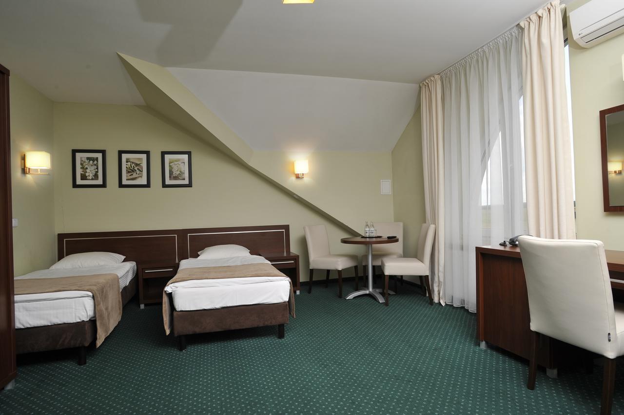 Hotel Lotos Woskrzenice Duze Luaran gambar