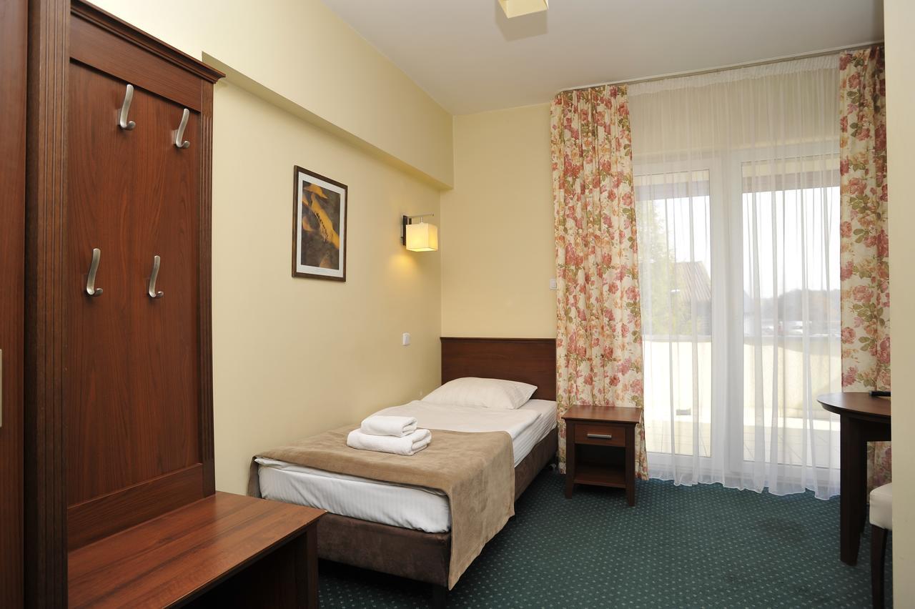 Hotel Lotos Woskrzenice Duze Luaran gambar