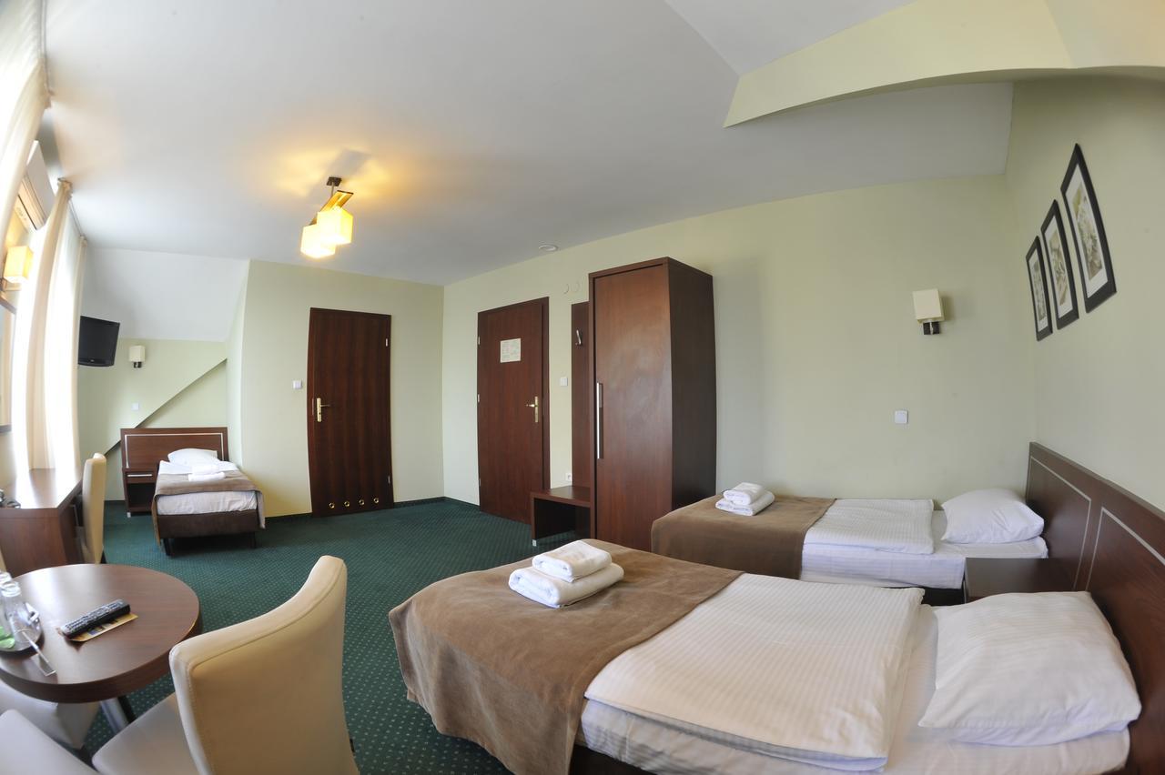 Hotel Lotos Woskrzenice Duze Luaran gambar