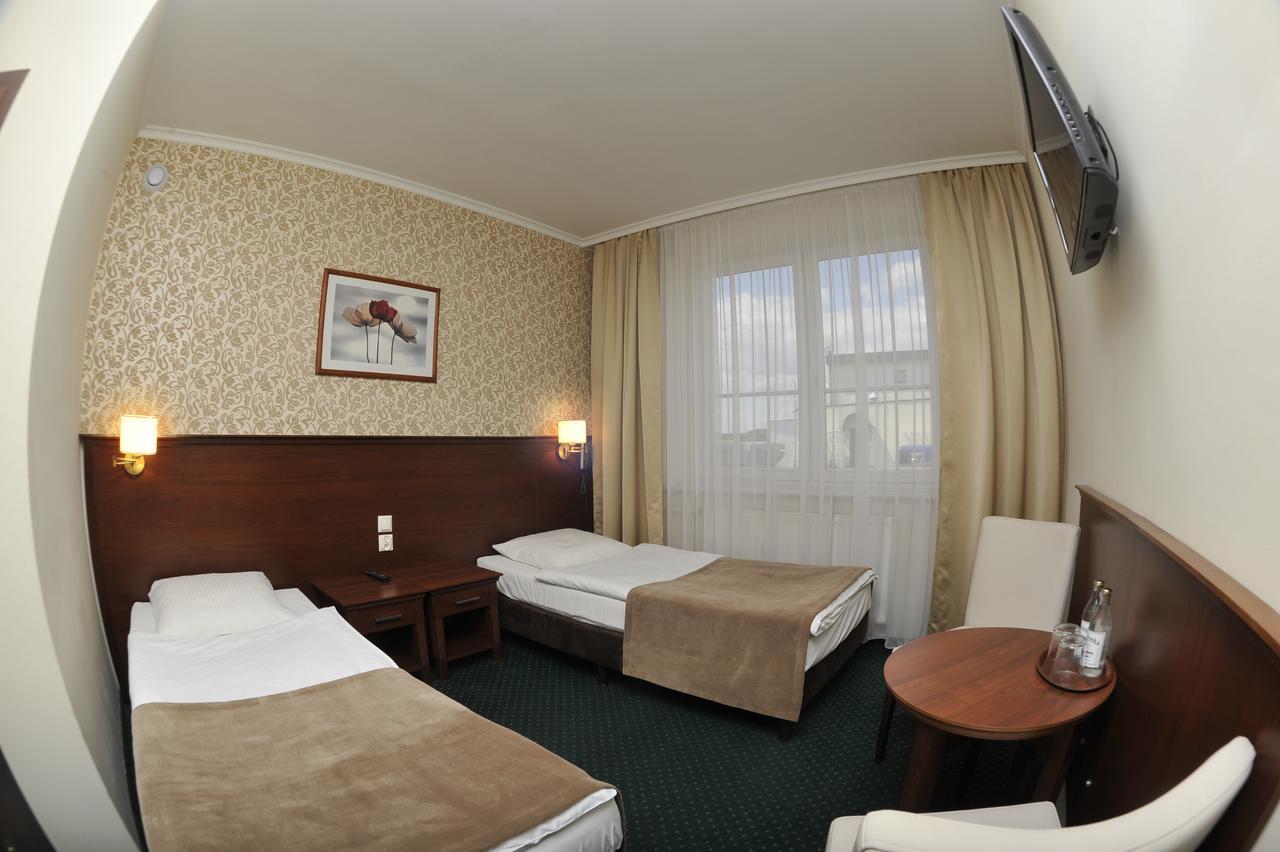 Hotel Lotos Woskrzenice Duze Luaran gambar