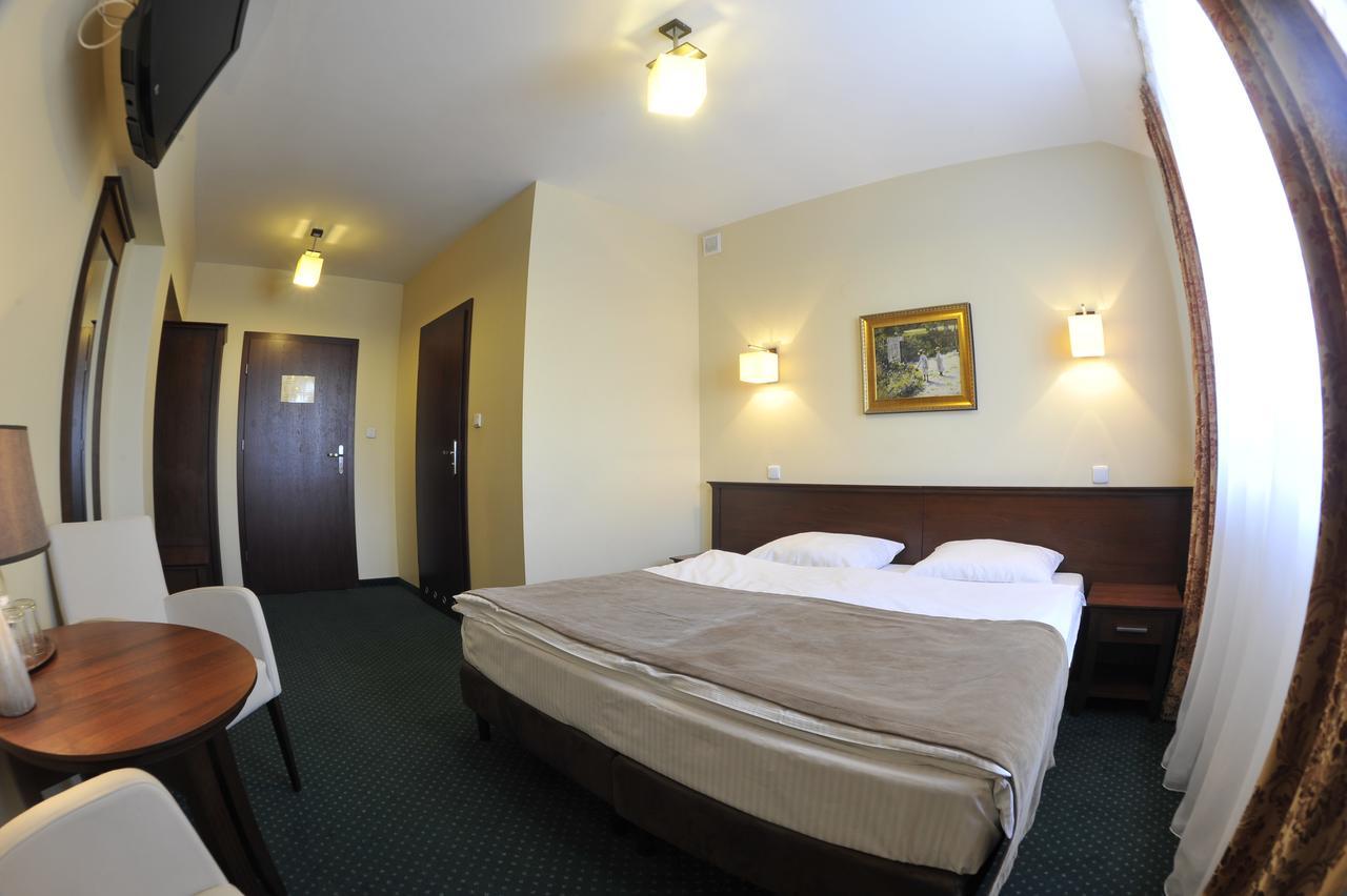 Hotel Lotos Woskrzenice Duze Luaran gambar