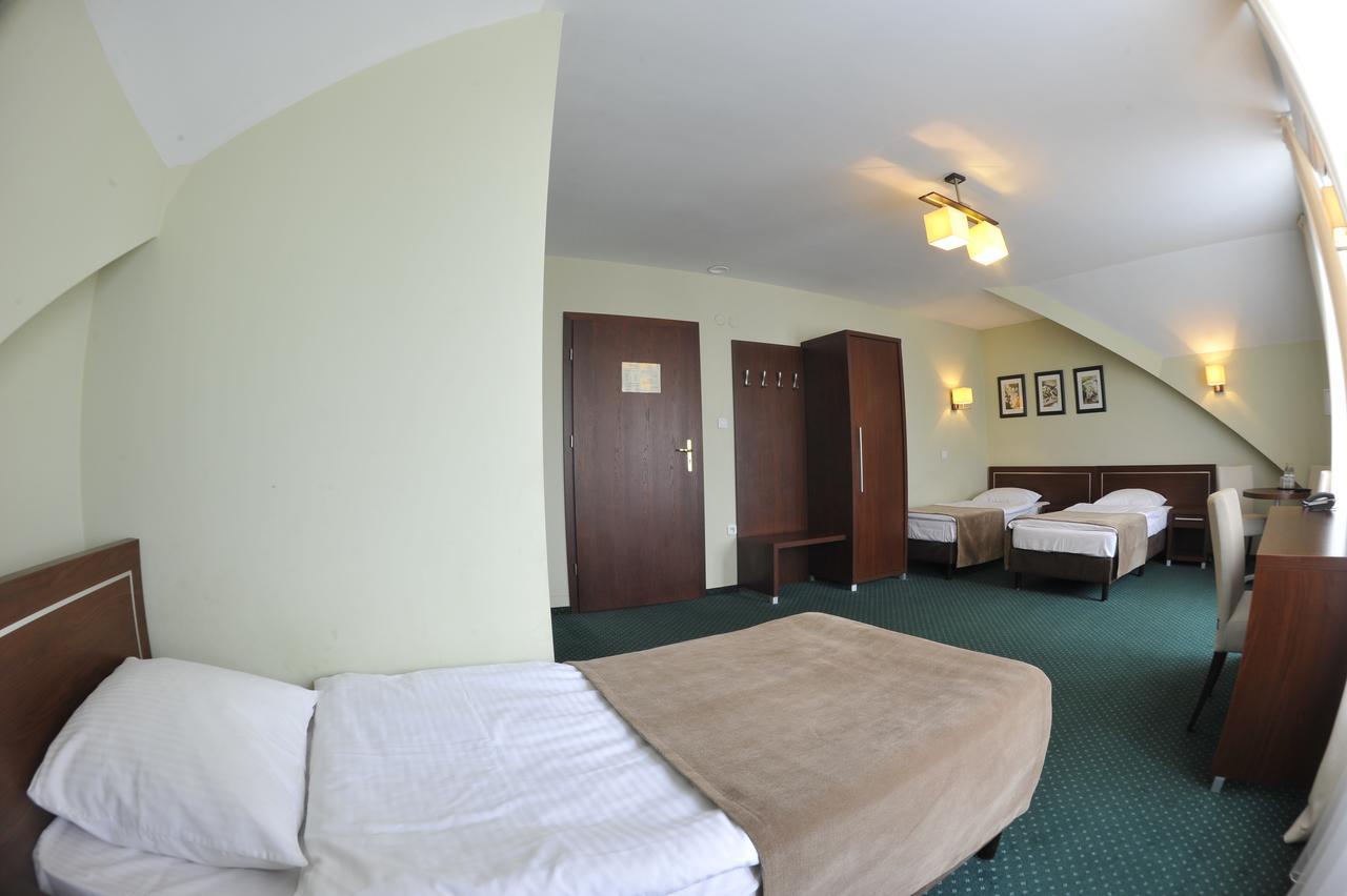 Hotel Lotos Woskrzenice Duze Luaran gambar