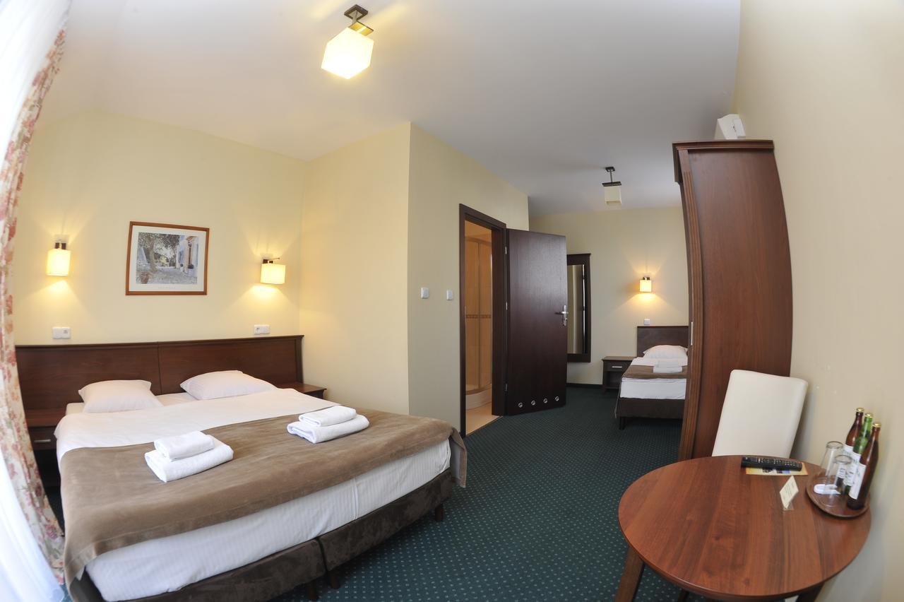 Hotel Lotos Woskrzenice Duze Luaran gambar